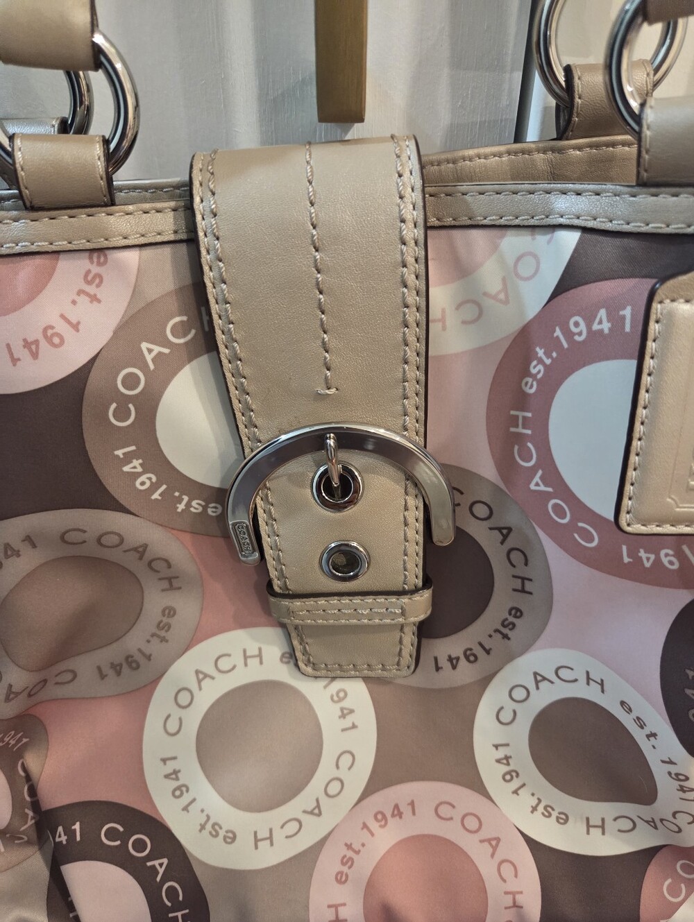 Vintage Coach Pink, Beige & Brown Soho Sateen Circle Shoulder Bag Like New - Picture 2 of 8